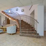 Kini Park & Free Parking Hotel