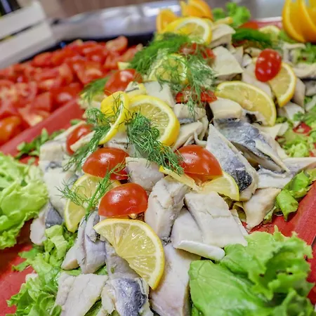 Kini Park & Free Parking Хотел 3*