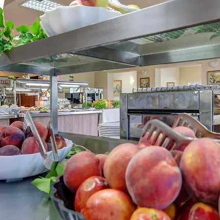 Kini Park & Free Parking Златни пясъци