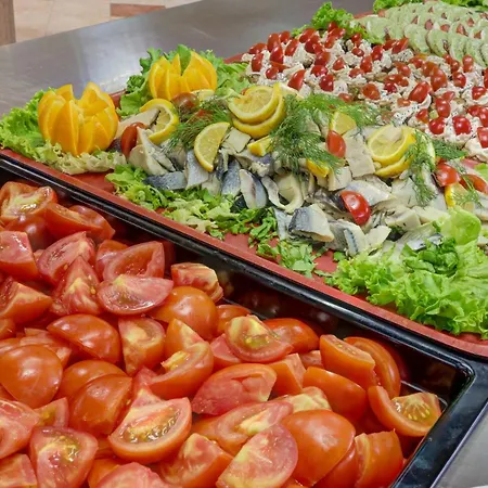 Kini Park & Free Parking 3*