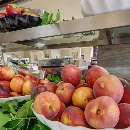 Kini Park & Free Parking Златни пясъци