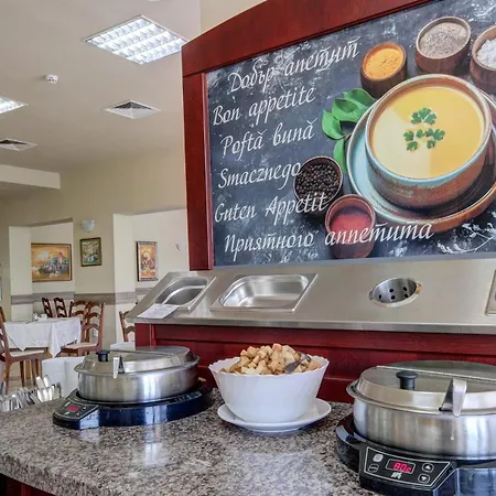 Kini Park & Free Parking Хотел 3*