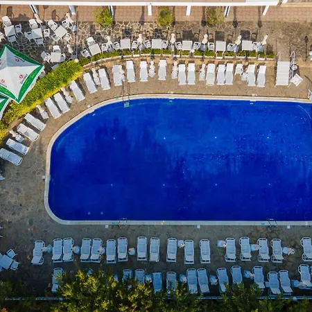 Kini Park & Free Parking Хотел 3*