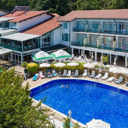 Kini Park & Free Parking Златни пясъци