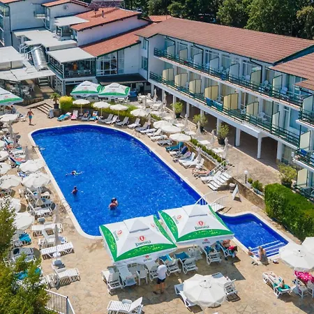 Kini Park & Free Parking Хотел 3*