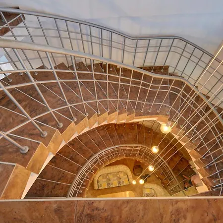 Хотел Kini Park & Free Parking