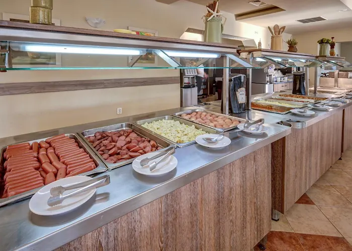 Hotel Kini Park & Free Parking