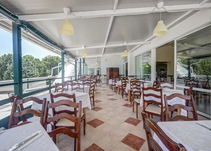 Kini Park & Free Parking Hotel Nisipurile de Aur