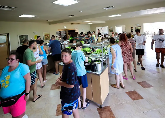 Kini Park & Free Parking Nisipurile de Aur