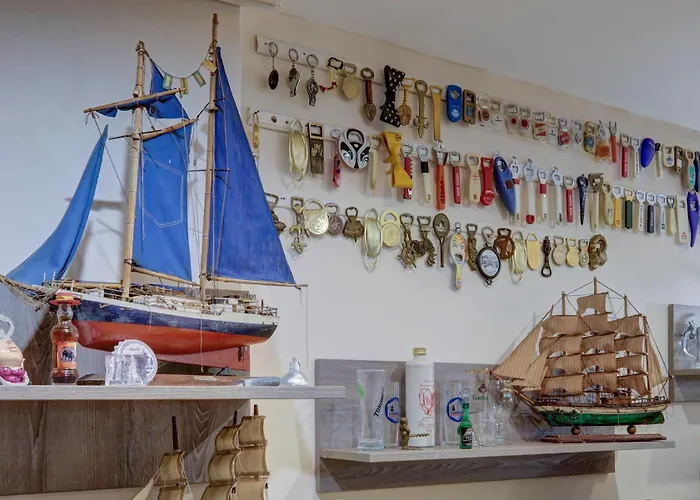 Kini Park & Free Parking Hotel