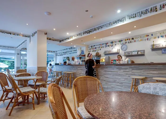 Kini Park & Free Parking Hotel 3*