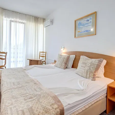 Kini Park & Free Parking 3*