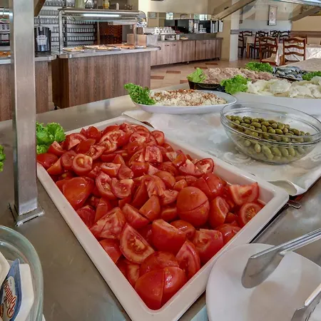 Kini Park & Free Parking Hotel Golden Sands