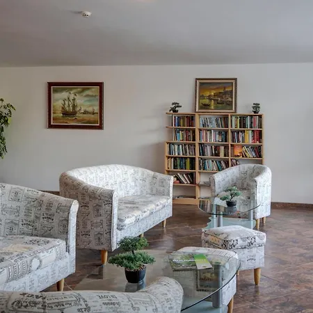 Hotel Kini Park & Free Parking Golden Sands