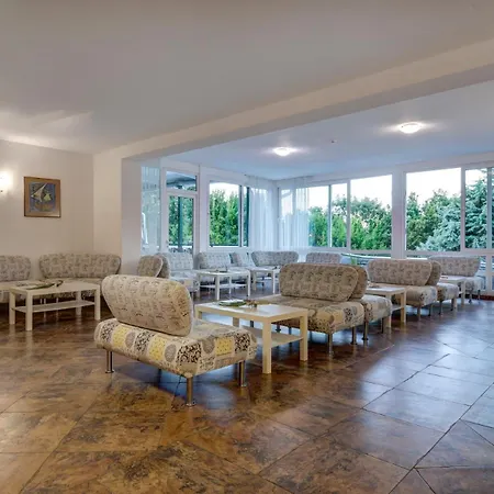 Hotel Kini Park & Free Parking Golden Sands