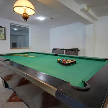 Kini Park & Free Parking Hotel Golden Sands