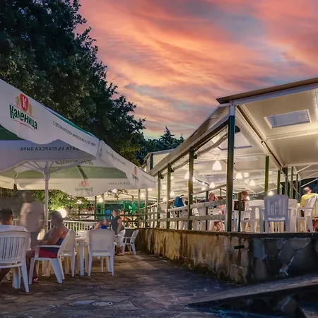 Kini Park & Free Parking Golden Sands