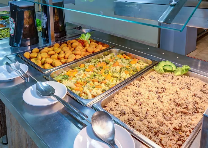 Kini Park & Free Parking Hotel Golden Sands