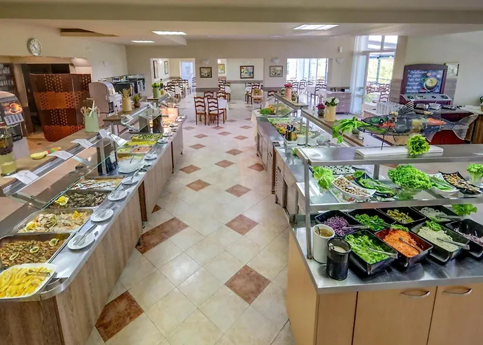 Kini Park & Free Parking Szálloda